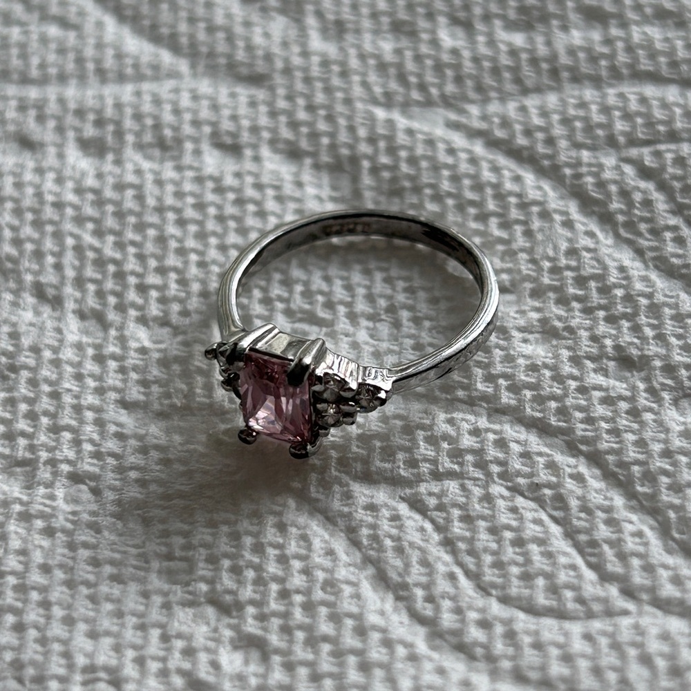 Sterling Silver Pink Stone Ring – Size 7